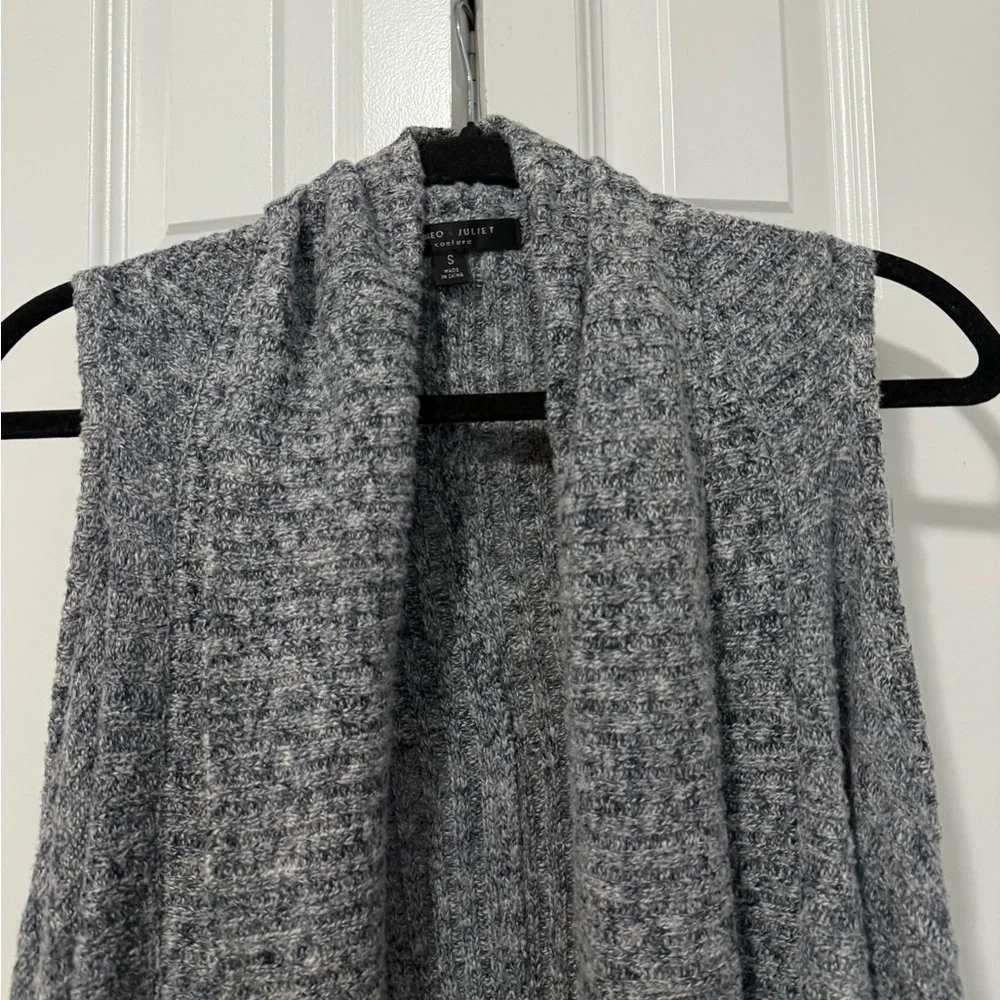 Romeo & Juliet Open Front Grey Fringe Vest (Size S) - Picture 3 of 6